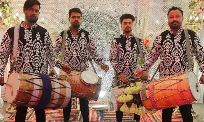 Lucknow Dhol Players